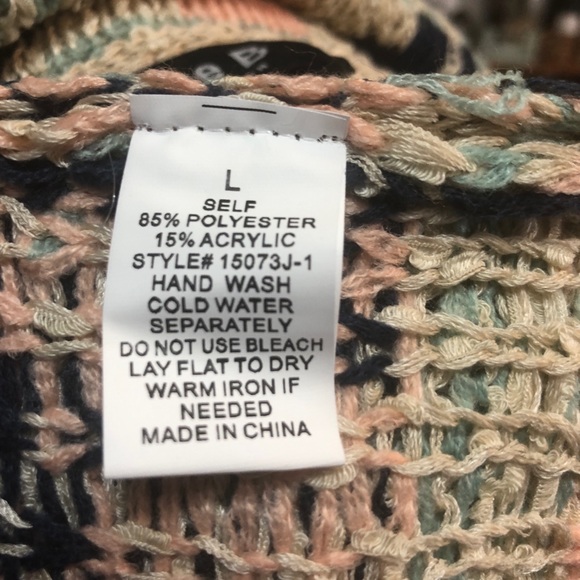 93  BLUE B COLLECTION - Soft Knit Open Cardigan with Aztec Border design - Picture 5 of 8